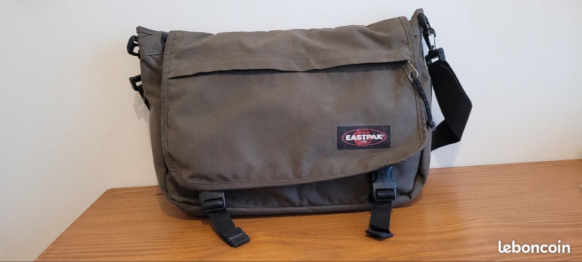 Besace sac Eastpark (image 1)