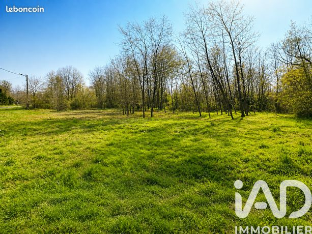 Terrain 1050 m² Louchats