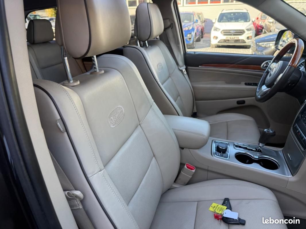 Jeep Grand Cherokee 3.0 CRD Overland | 241 ch BVA Toit panoramique Régulateur adaptatif Hayon éle... (image 15)
