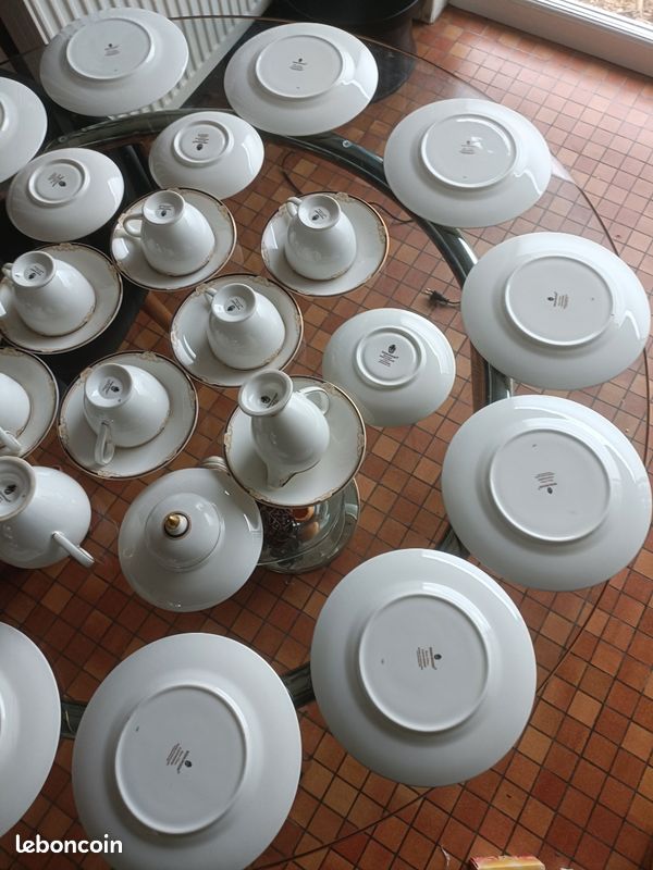 Service en porcelaine Wedgwood Cavendish – Made in England – 38 pièces – (image 2)