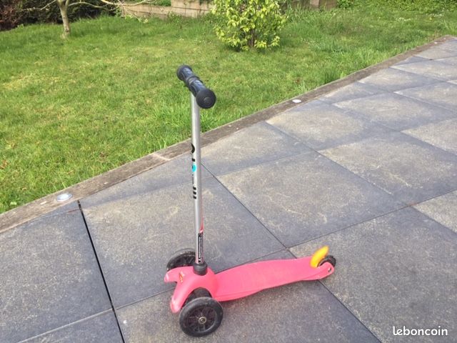 Vends trotinette petite fille (image 1)