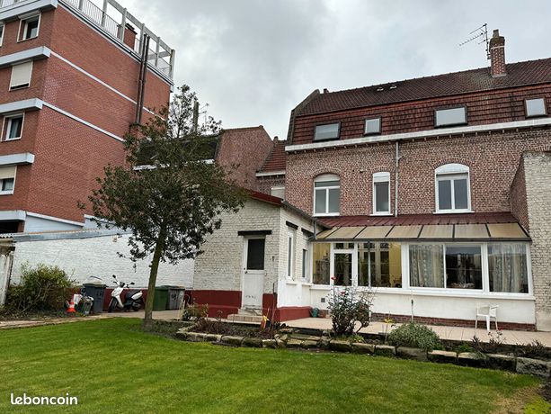 Immeuble 11 pièces 270 m²