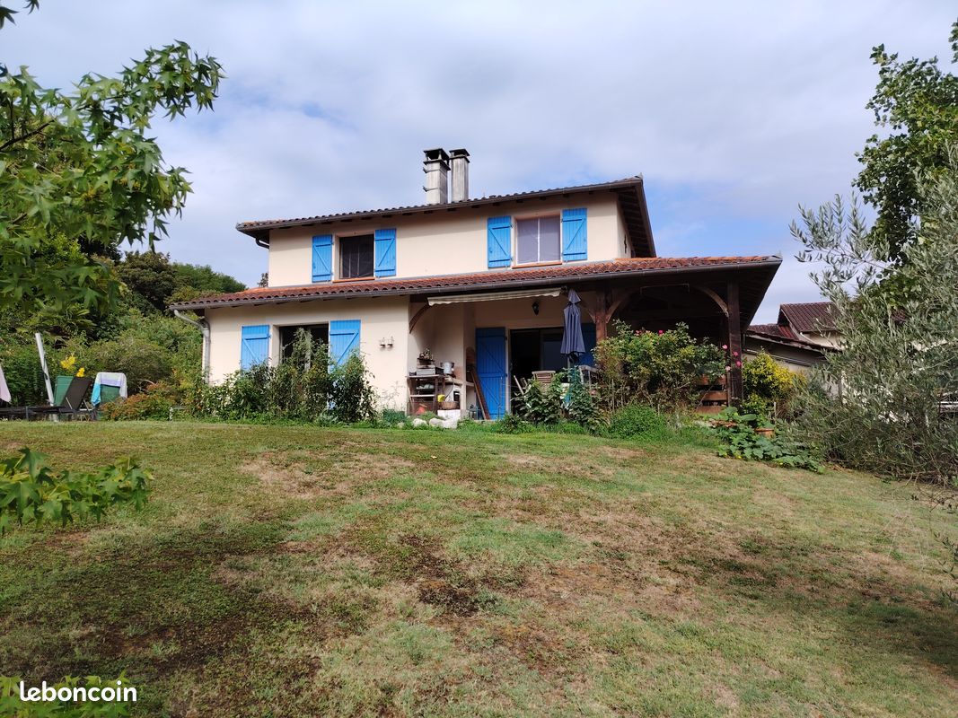 Maison 8 pièces 180 m² · à Moissac · 180 m² · 300 000 €