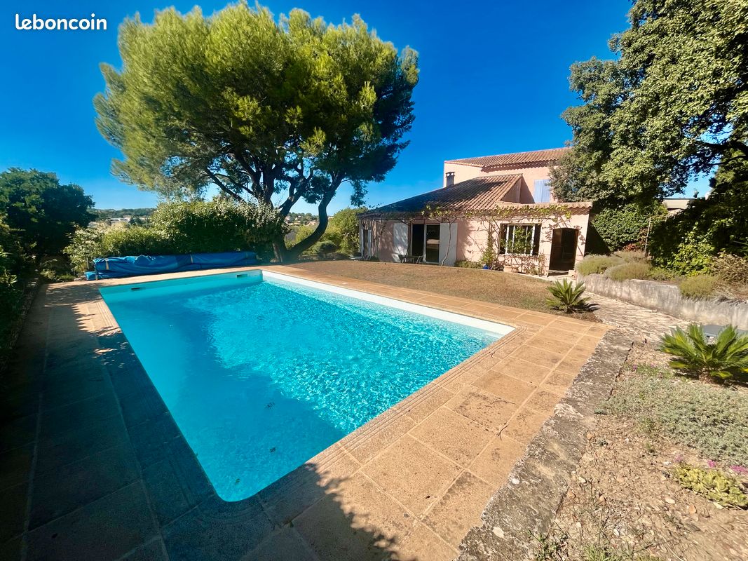 Maison 6 pièces 160 m² · à Villeneuve-lès-Avignon · 160 m² · 679 000 €