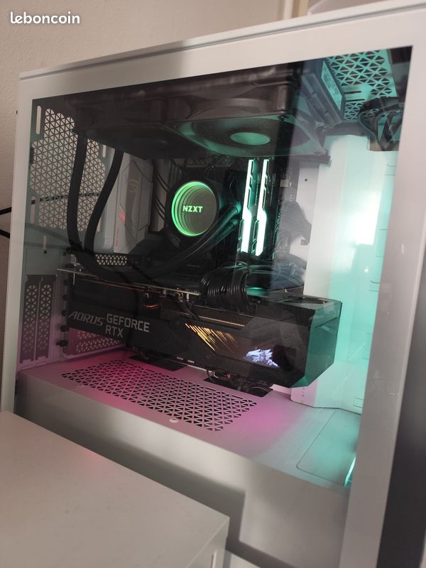 Setup complet: AMD Ryzen 3900X RTX 3080 Écran UltraWide