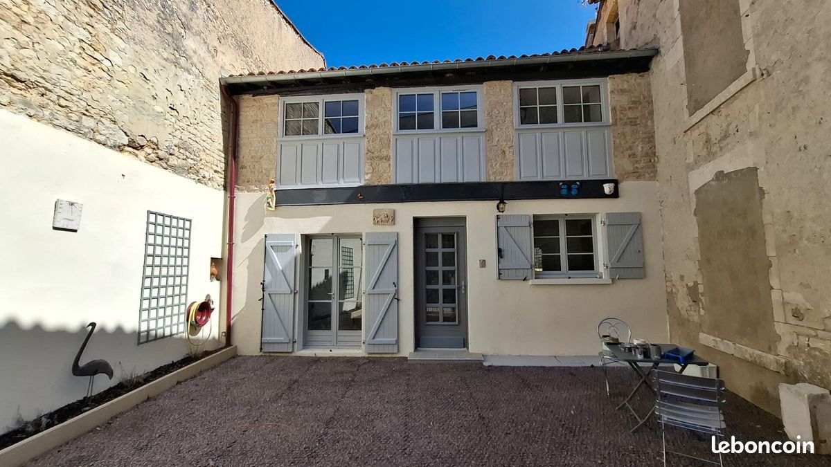 Maison 5 pièces 114 m² · à Pamproux · 114 m² · 800 €/mois