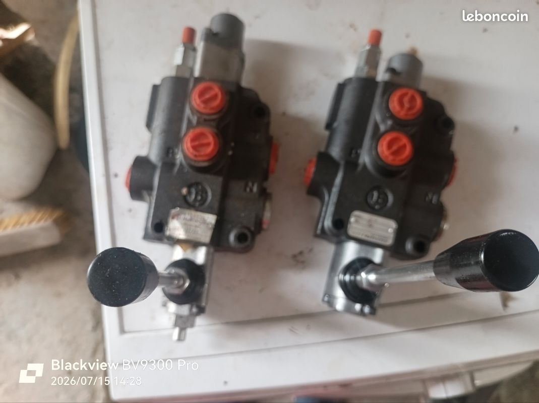 2 distributeur hydraulique 80 l (image 4)