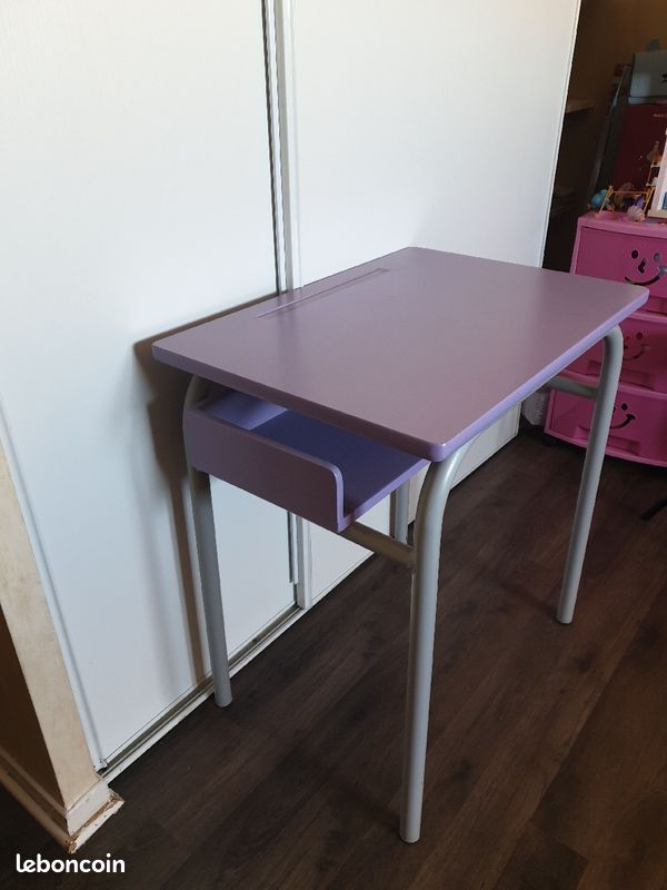 Bureau d'écolier rénové (image 1)