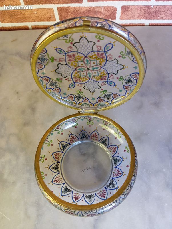 Bonbonnière ancienne en verre émaillé orientaliste – XIXe siècle (image 4)