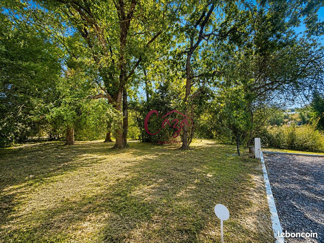 Terrain 682 m² · à Carbon-Blanc · 682 m² · 165 000 €