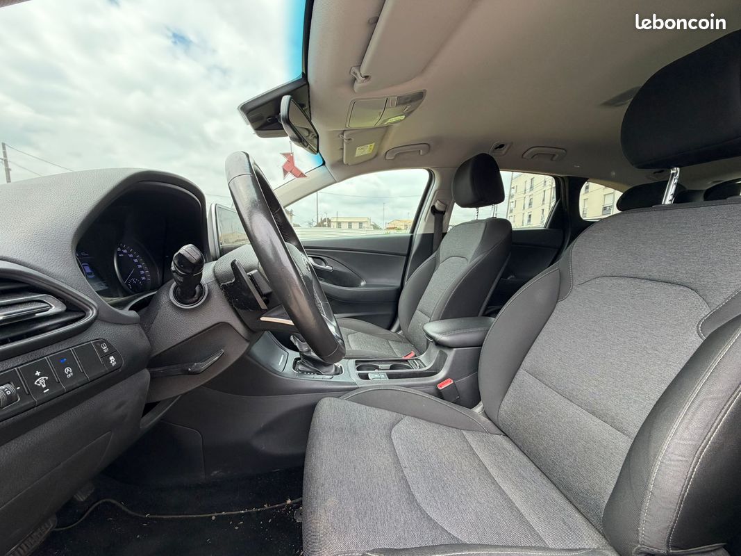 Hyundai i30 Sport Wagon 1.0 120ch (10 800 HT POUR L'EXPORT) (image 6)