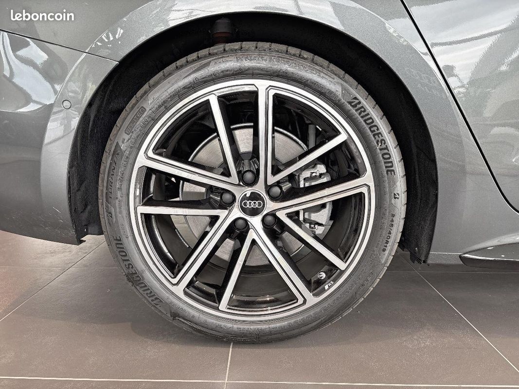 AUDI A5 Avant e-hybrid 299 ch S tronic 7 Quattro S line (image 6)