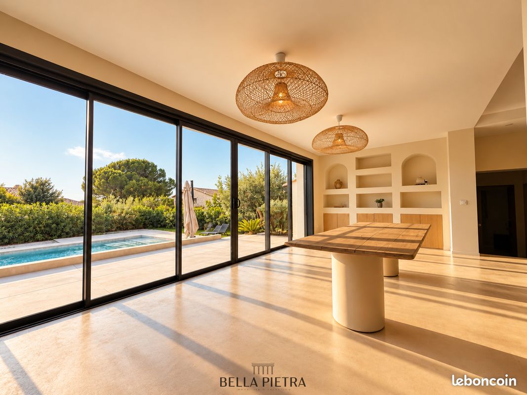 Maison 7 pièces 300 m² · à Castelnau-le-Lez · 300 m² · 4 200 €/mois