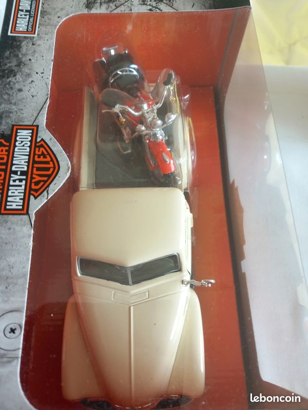 Pick-up et moto Harley Davidson Collection