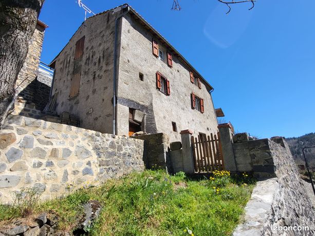 Maison quatre pièces 110 M2