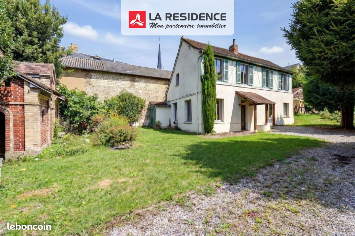 Maison 5 pièces 118 m² · à Saint-Aubin-lès-Elbeuf · 118 m² · 219 900 €