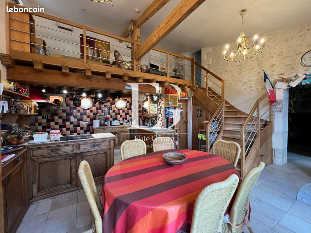 Gîte 7 pièces 227 m² - Gensac-la-Pallue 16130 (image 3)