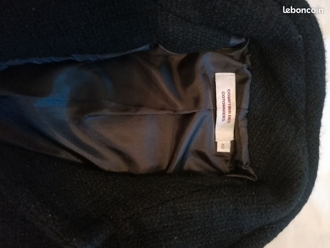 Veste noire comptoir des cotonniers taille un très petit 42 égal à un 36 /38 très bon état (image 3)