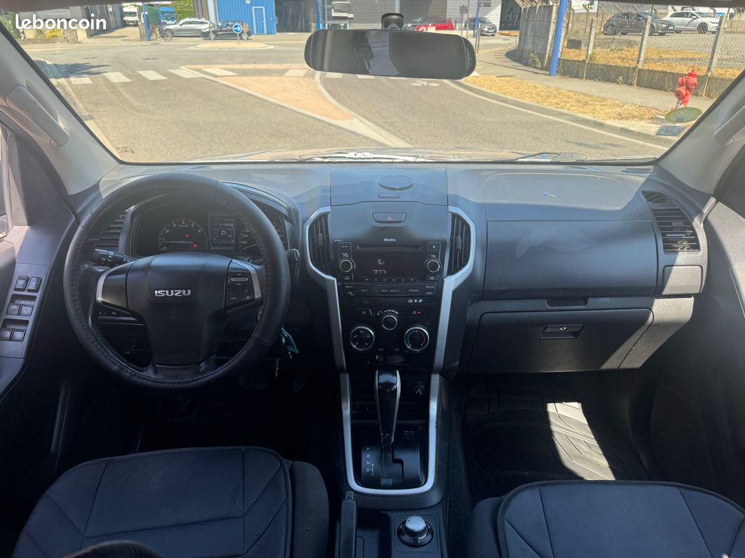 ISUZU D-Max 2.5 double cabines 5 Places (image 9)