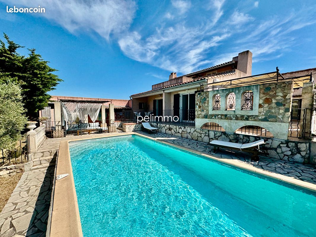Maison 6 pièces 150 m² · à Aureille · 150 m² · 455 000 €