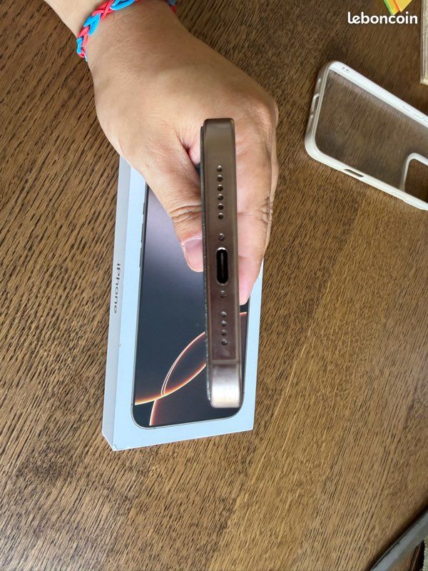 IPhone 16 Pro Max 256 Go Titane Désert – Comme neuf – Batterie 93 % (image 6)