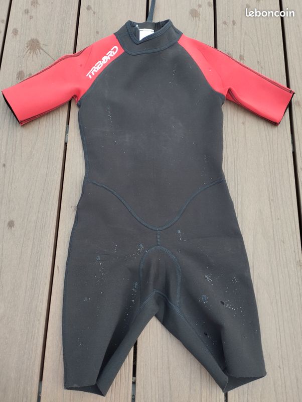Combinaison shortie enfant 8 ans (image 1)