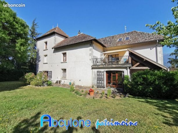Maison 9 pièces 277 m²
