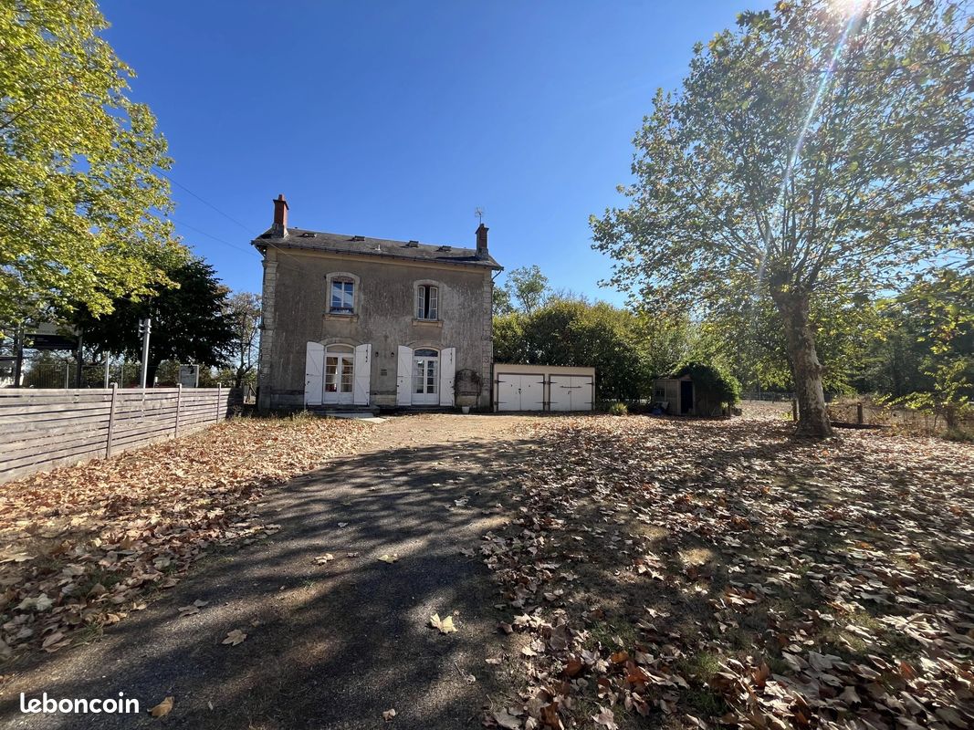 Maison 7 pièces 154 m² · à Lathus-Saint-Rémy · 154 m² · 109 000 €