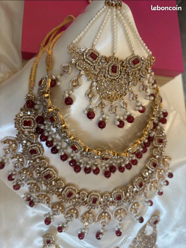 Parure Bijoux Indiens En Or Parure Bijoux Indiens Montres Bijoux - Main Image