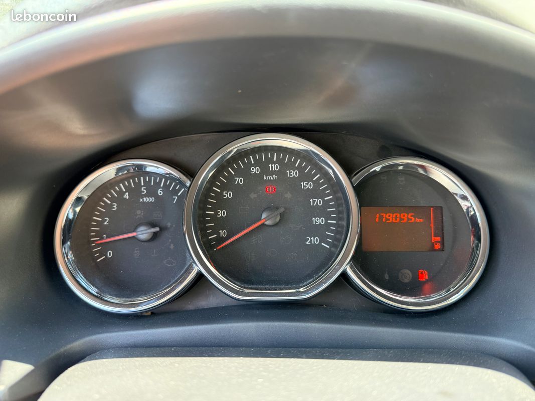 Dacia Sandero Stepway Prestige DCI 90cv Garantie 12 mois / Distribution faite / (image 7)