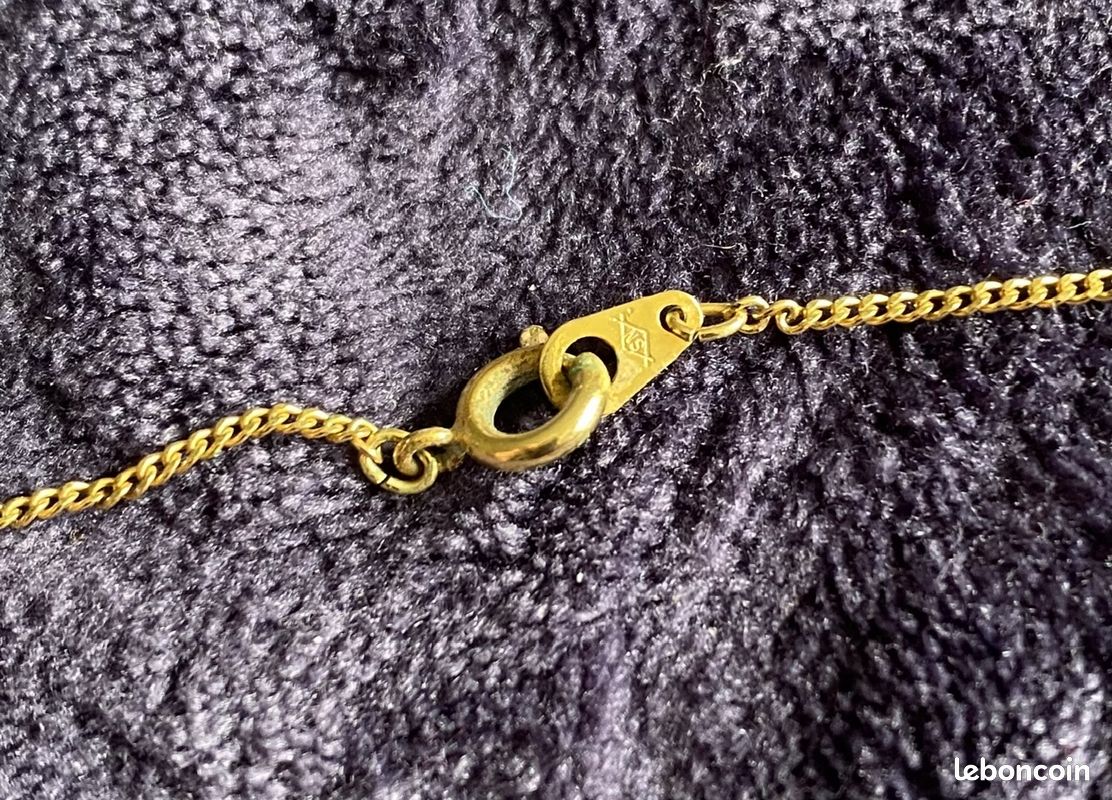 Pendentif Vintage En Or Jaune 18k Plaqué Avec Une Belle Pierre Noire Centrale – Poinçon Inclus