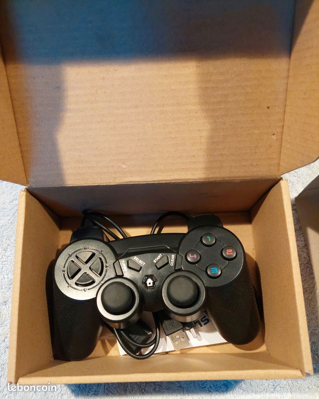 PS3 très bon état + 2 manettes + 8 jeux – Testée (image 6)