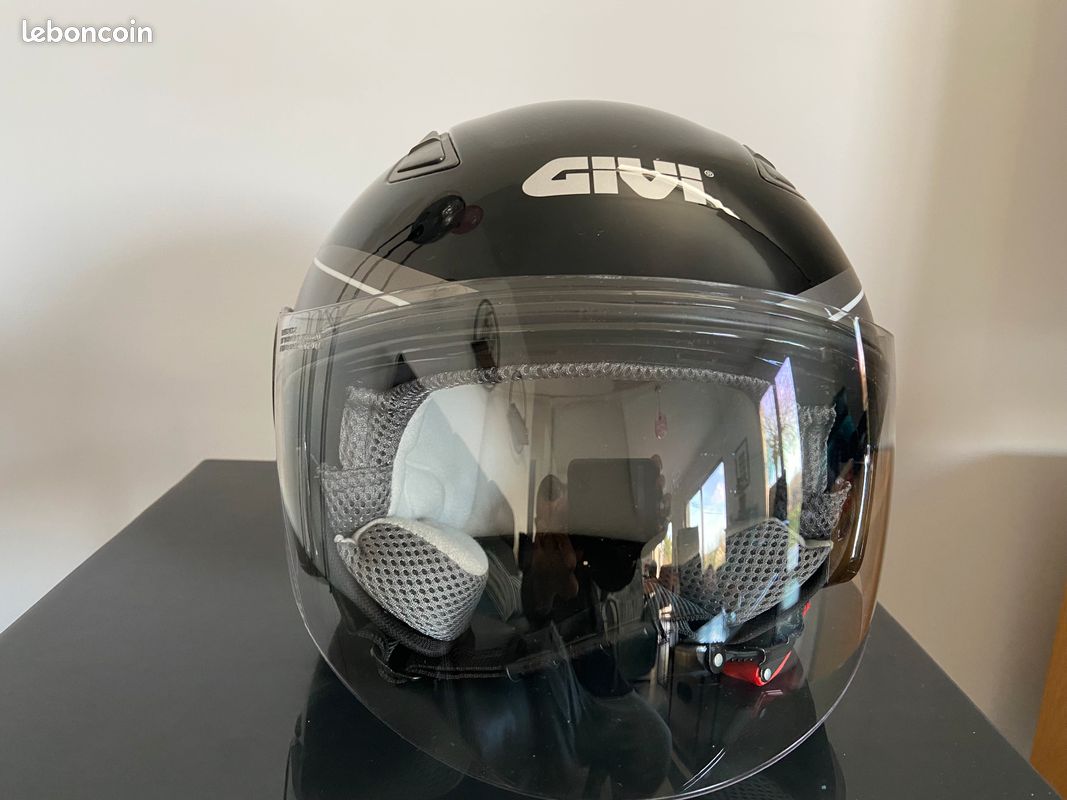 Casque jet marque Givi taille S (image 1)