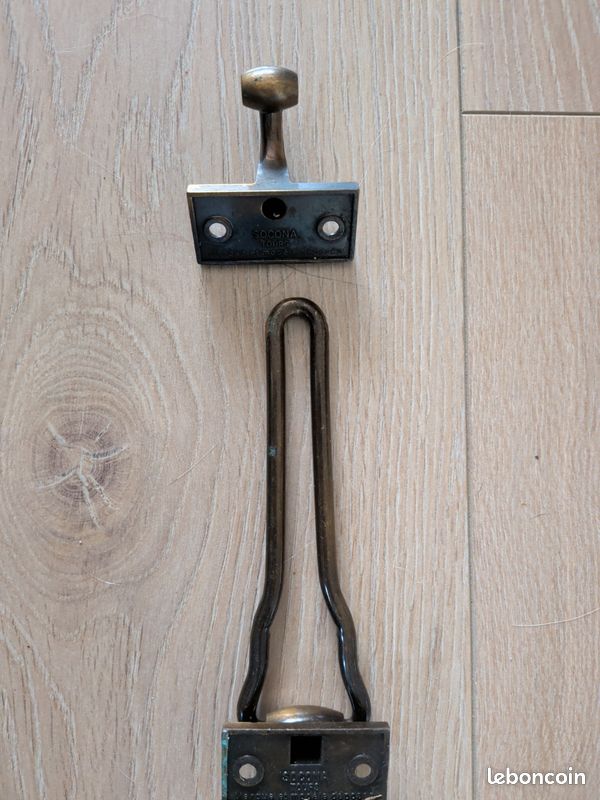 Entrebâilleur / loquet de porte métallique (image 2)