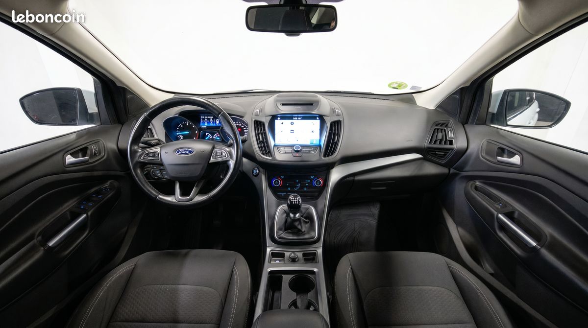 Ford Kuga 1.5 TDCi 120ch Stop&Start Titanium 4x2 (image 4)