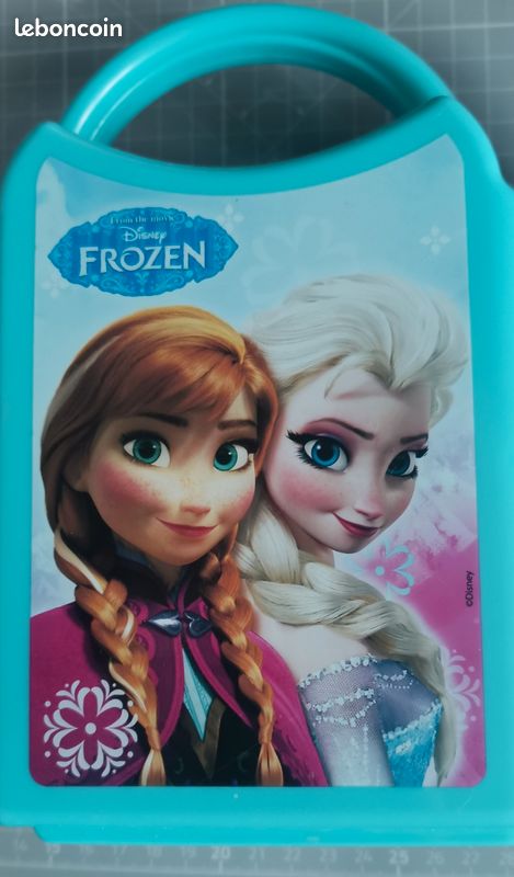 Boite à goûter /lunch "Le Reine des neiges" avec gourde. Format GF (image 4)