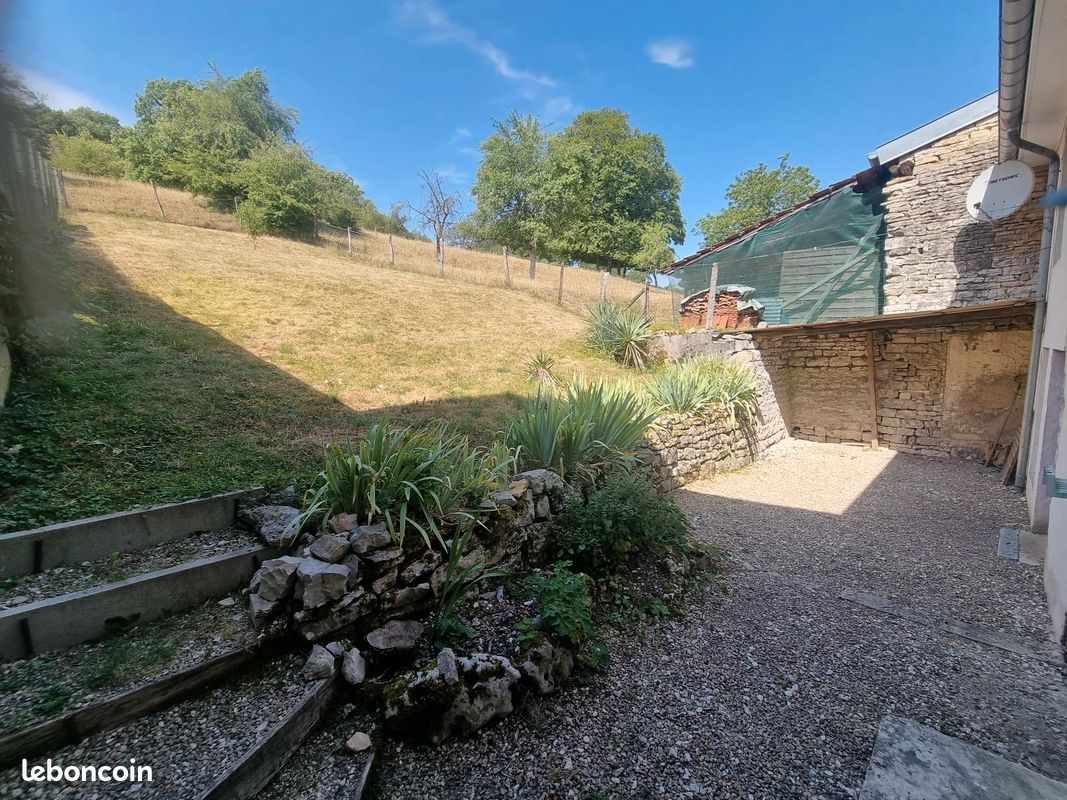 Maison 3 pièces 82 m² · à Poissons · 82 m² · 470 €