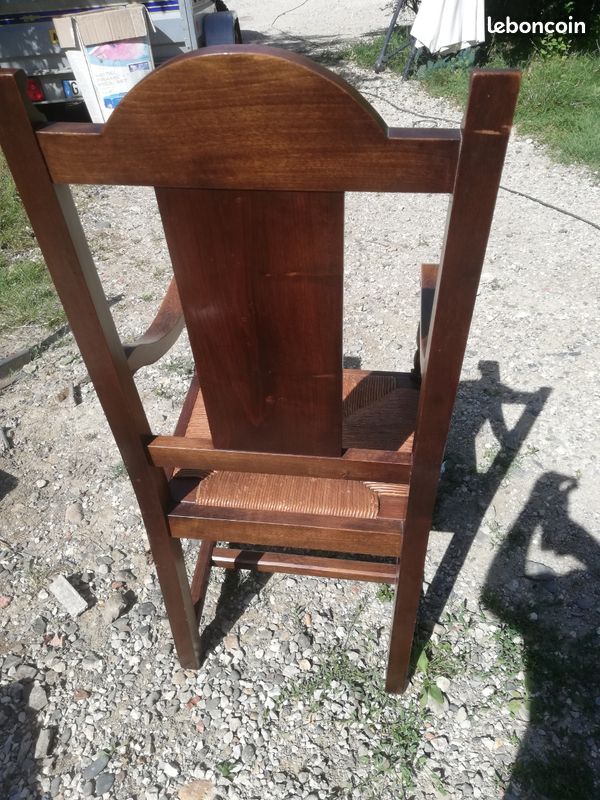 Chaise en bois sculpté avec accoudoirs.
1 chaise 15
Les 4 à 50
Remise en main propre sur Toulouse Nord (31620 Cépet) (image 2)