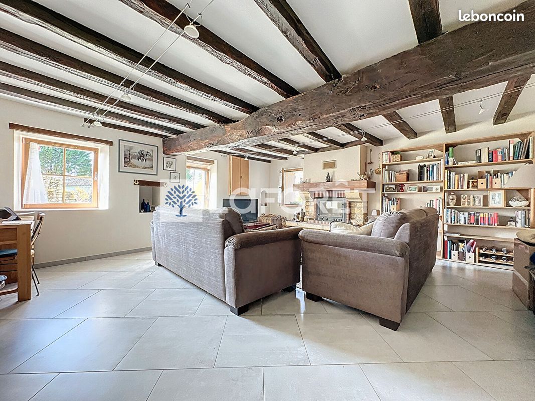 Propriété 6 pièces 144 m² - Glénay 79330 (image principale 3)