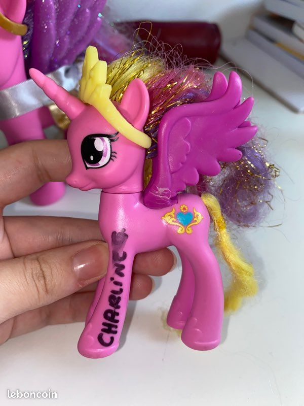Lot 2 petit poney princesse Cadence + accessoires (image 3)