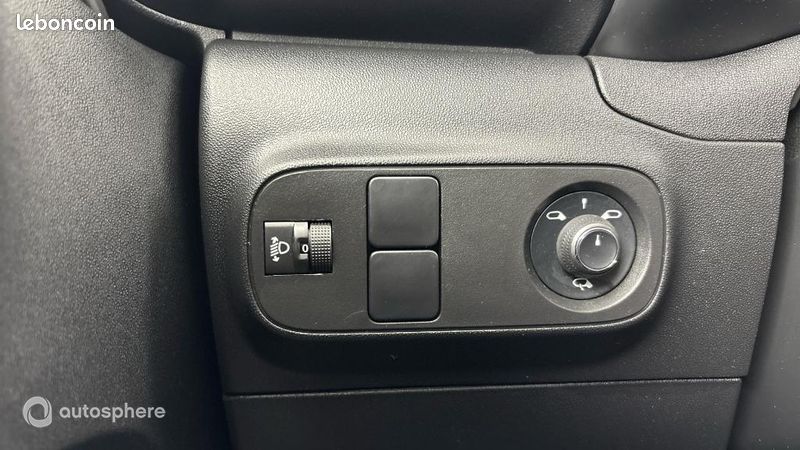 Citroen C3 1.5 BlueHDi 100ch S&S Feel Business E6.d (image 28)