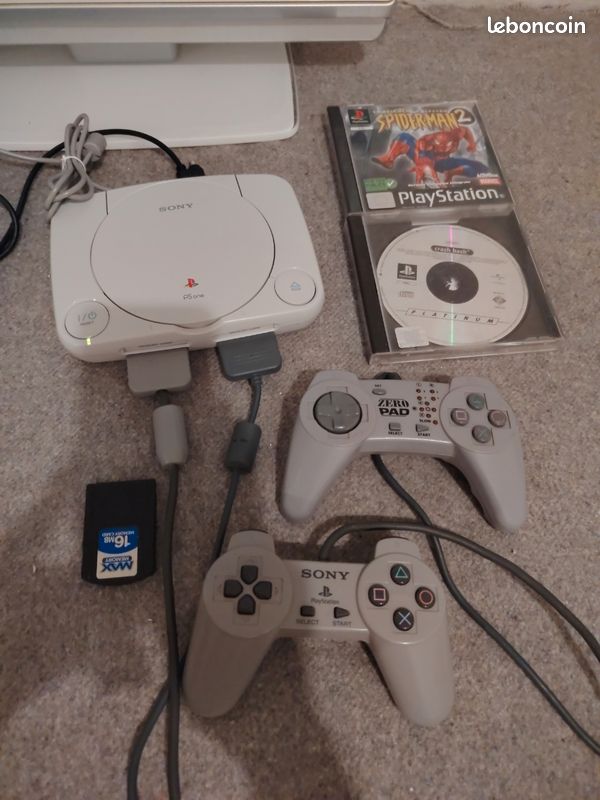 Console Sony PlayStation PS One SCPH-102 PAL 2 manettes 2 jeux carte mémoire bon état (image 11)