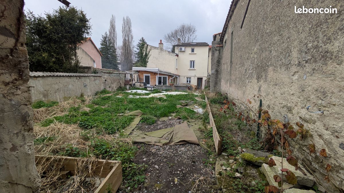 Maison 5 pièces 81 m² · à Aigueperse · 81 m² · 96 000 €