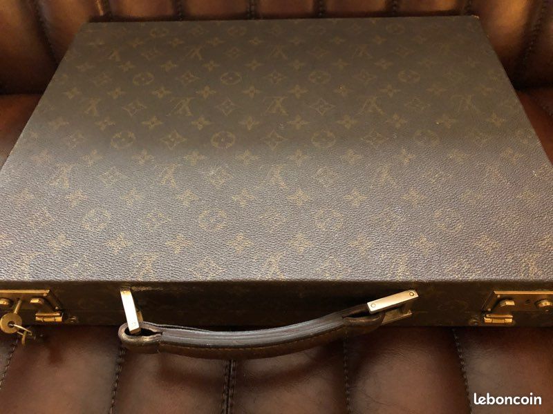 Housse de voyage VUITTON (image 6)
