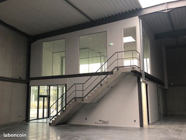 https://img.leboncoin.fr/api/v1/lbcpb1/images/e6/30/76/e63076438c3639c07ae4b49a30d0c4a714f1f134.jpg?rule=ad-image