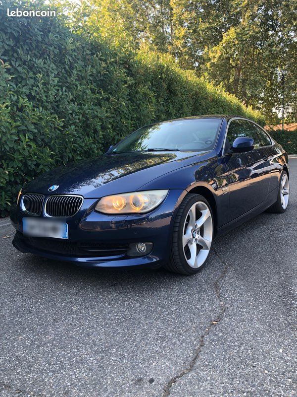 BMW 330i (image 1)
