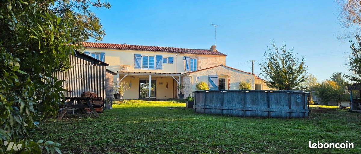Maison 9 pièces 200 m² · à La Taillée · 200 m² · 320 000 €
