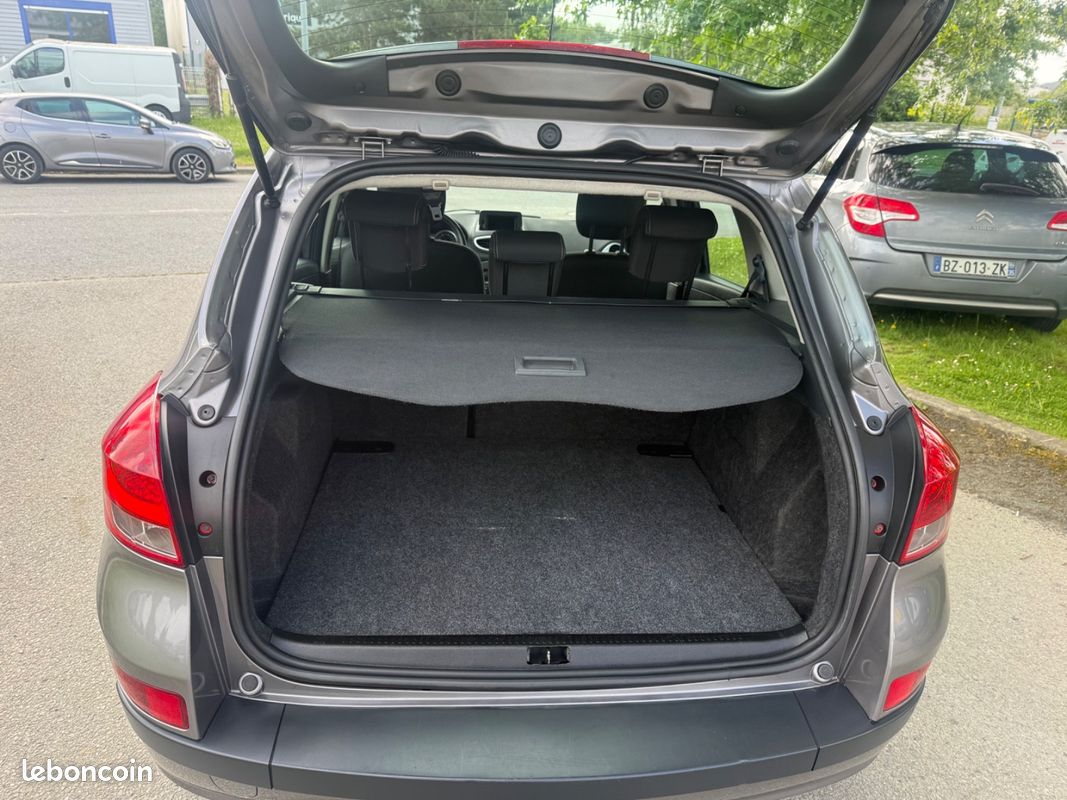 Renault CLIO III ESTATE 1.5 dci 70 cv Authentique (image 8)