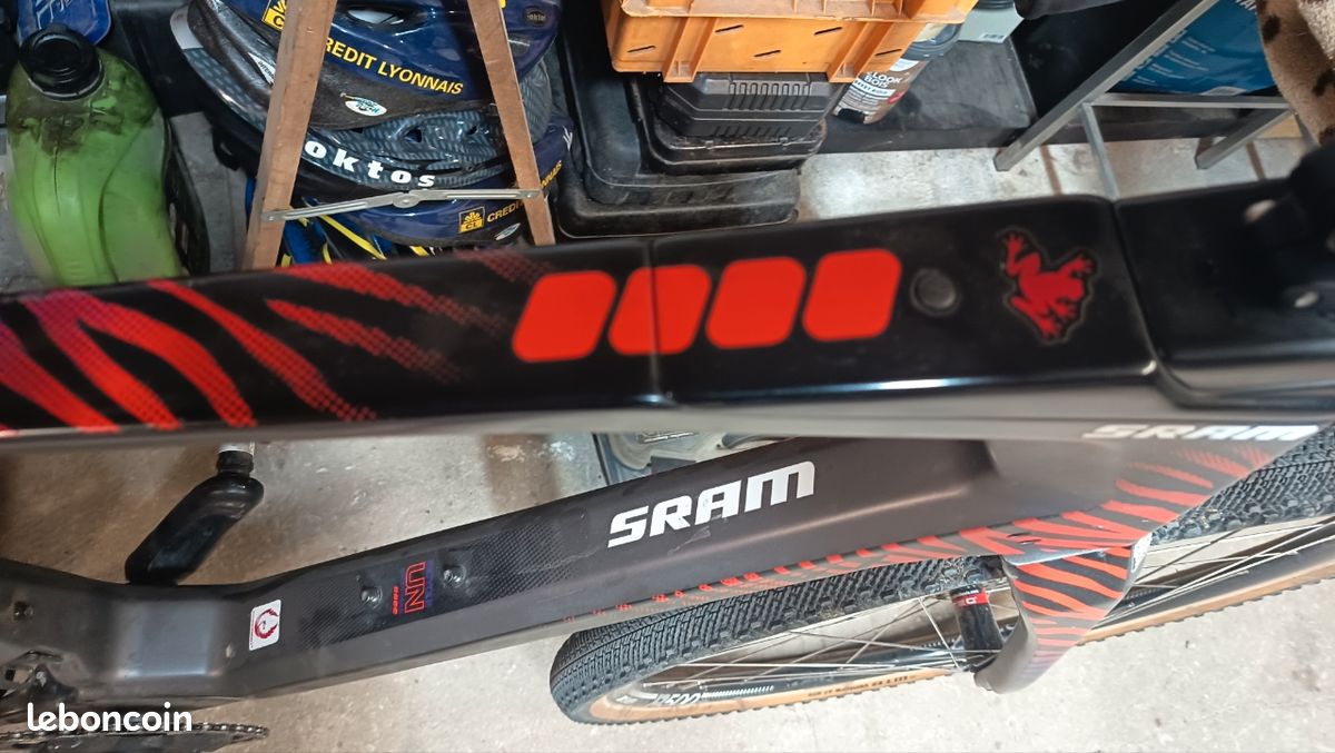 à vendre magnifique vélo carbone gravel (image 4)