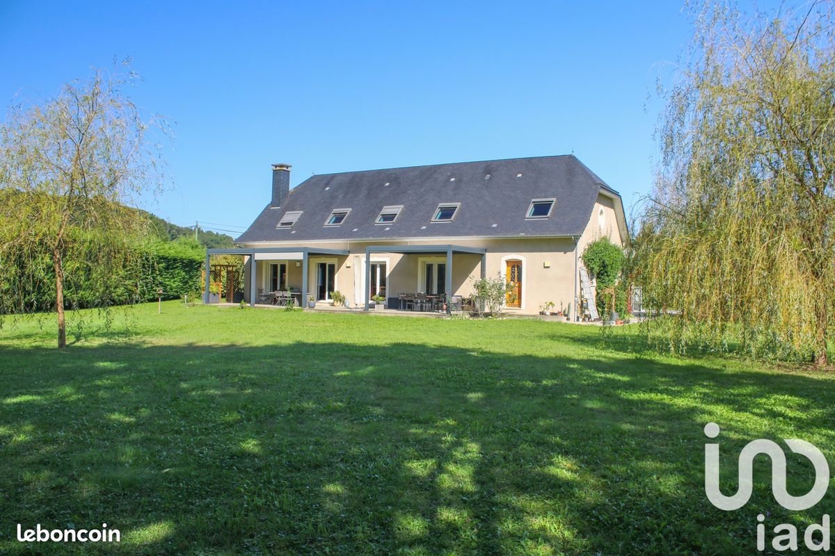 Maison 8 pièces 257 m² · à Montaut · 257 m² · 399 000 €